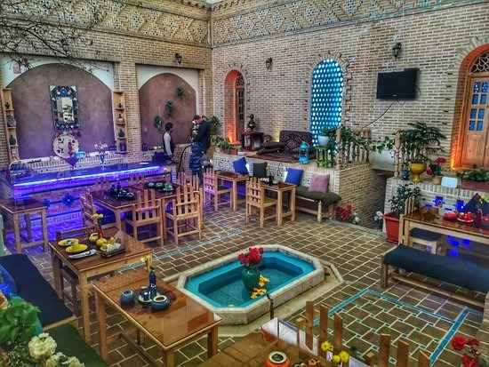 خدمات کافه در کاشان؛ تجربه‌ای خوش‌طعم در دل شهر تاریخی